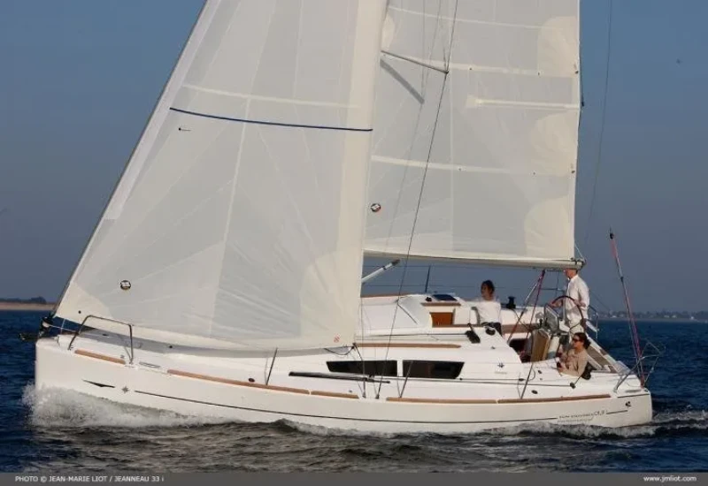 Sun Odyssey 33i Carry On boat image