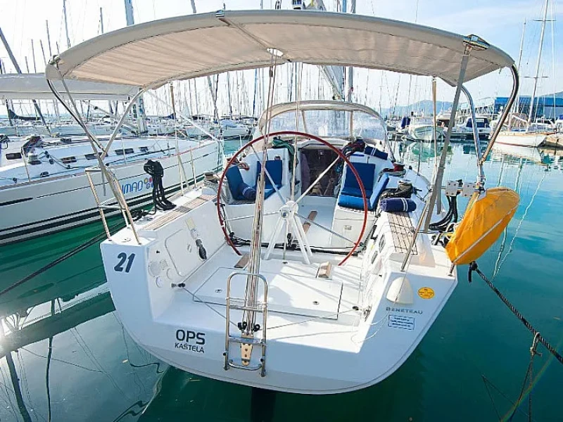 First 35 Rhea boat image