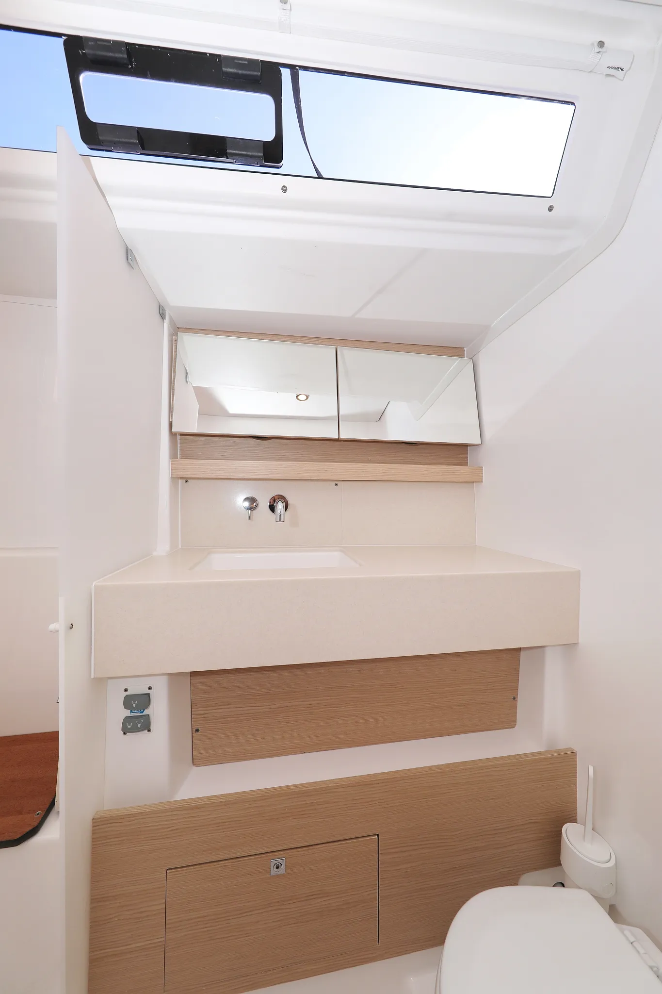 Image slide 9981