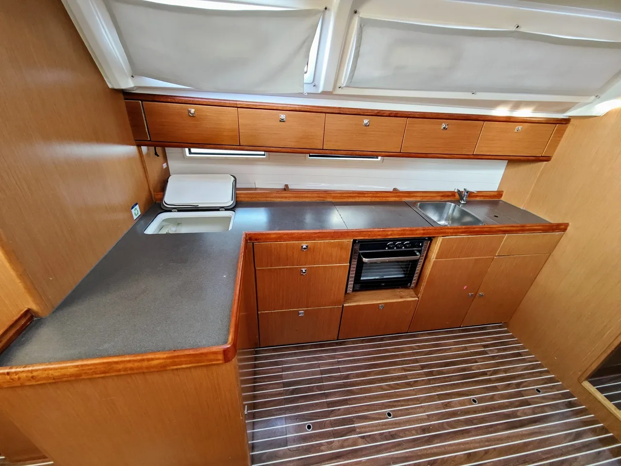 Image slide 99890
