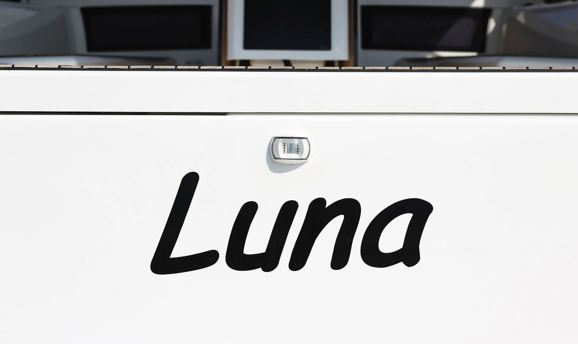 Image slide 9996