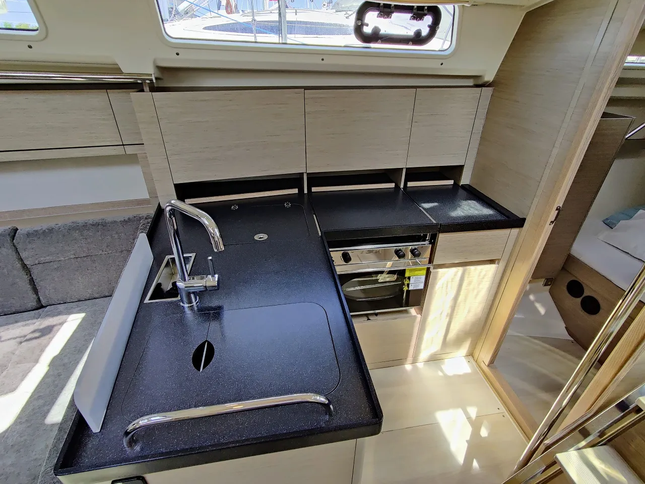 Image slide 99980